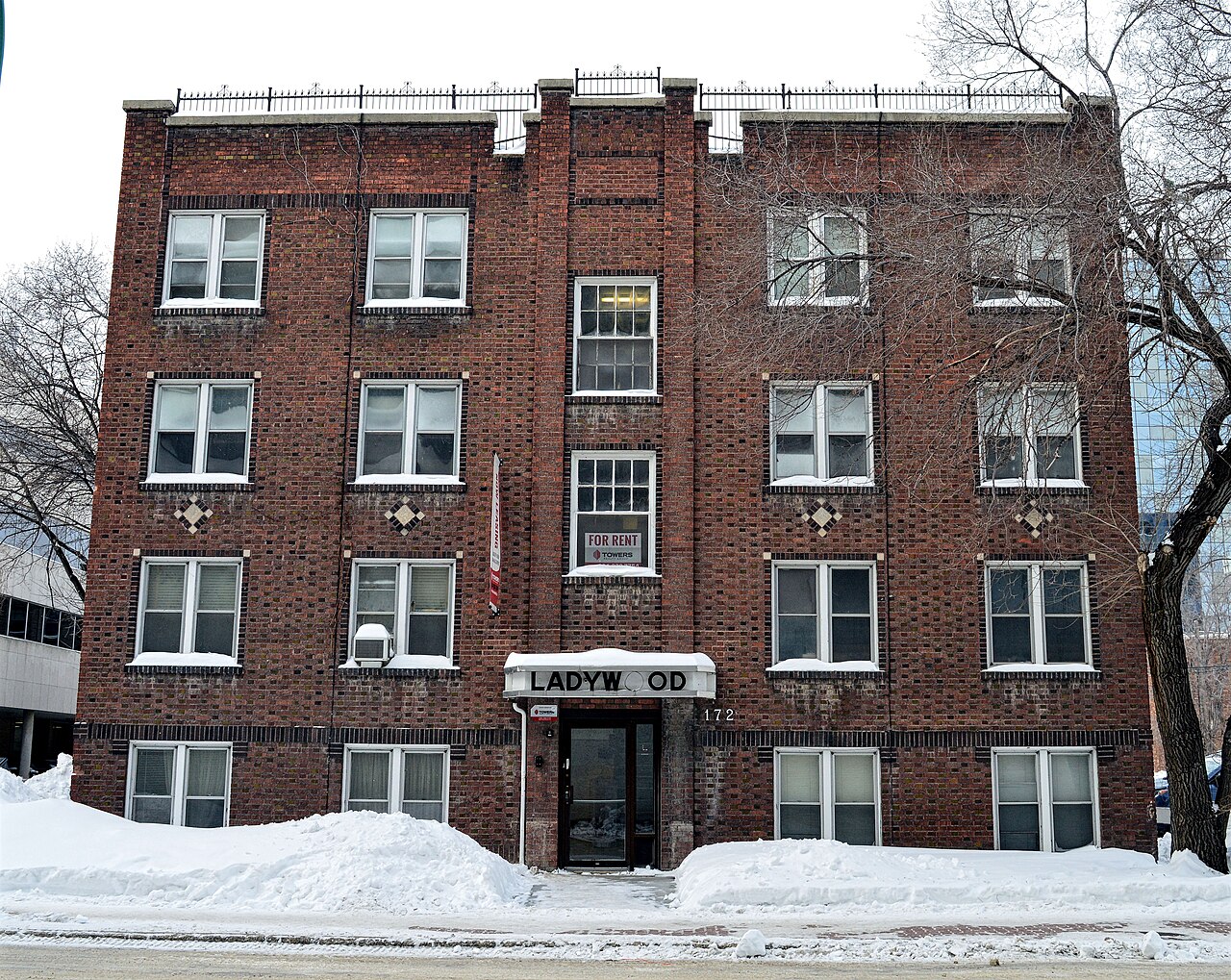 The Cost to Break a Lease Early: Why Your Bill Depends on What the Landlord Does Next